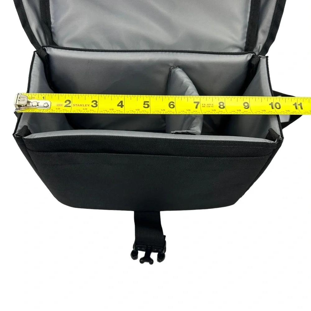 Canon | EOS DSLR Camera Black Bag 100ES